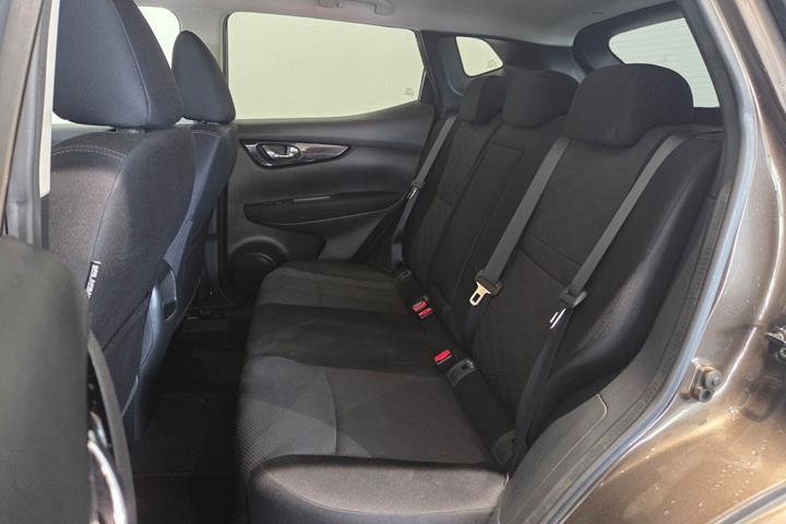 Brun Nissan Qashqai fra 2016