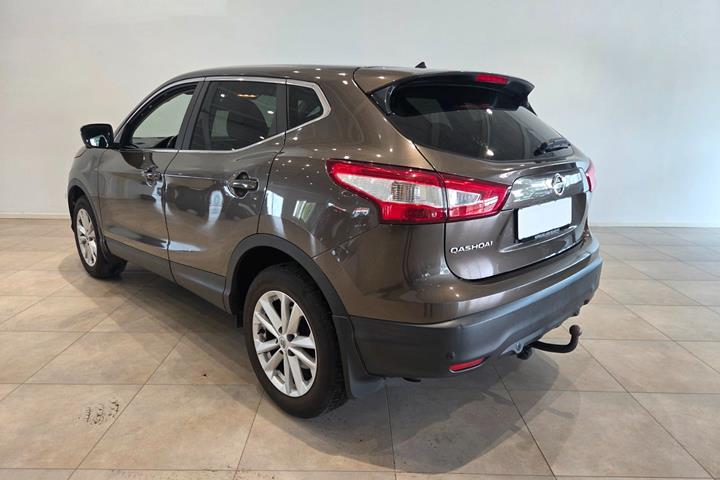 Brun Nissan Qashqai fra 2016