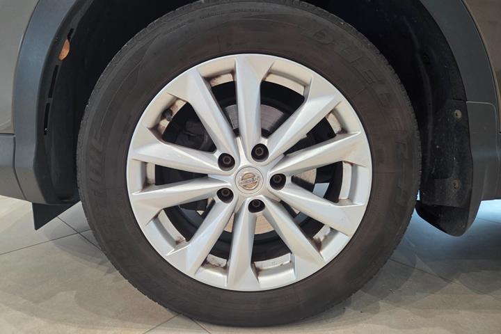 Brun Nissan Qashqai fra 2016