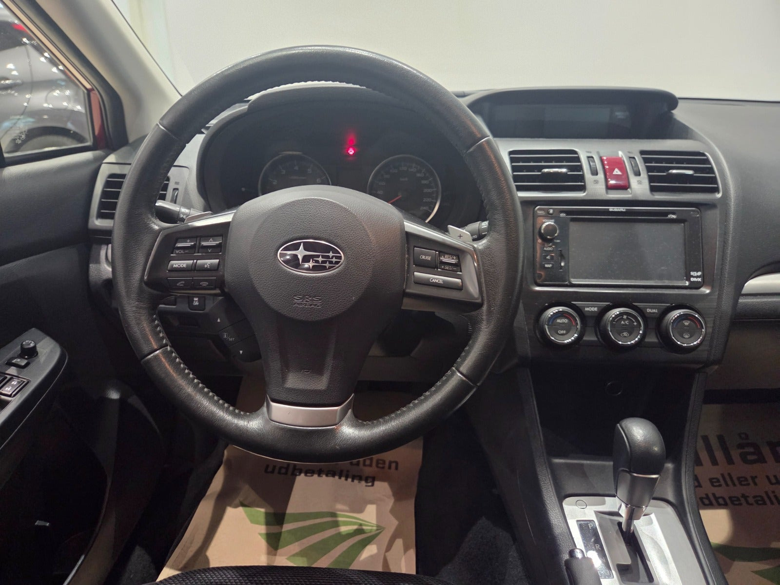 Rød Subaru XV fra 2012