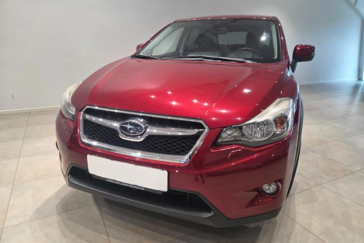 Rød Subaru XV fra 2012