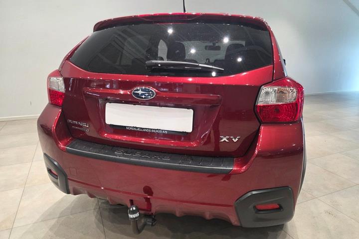 Rød Subaru XV fra 2012
