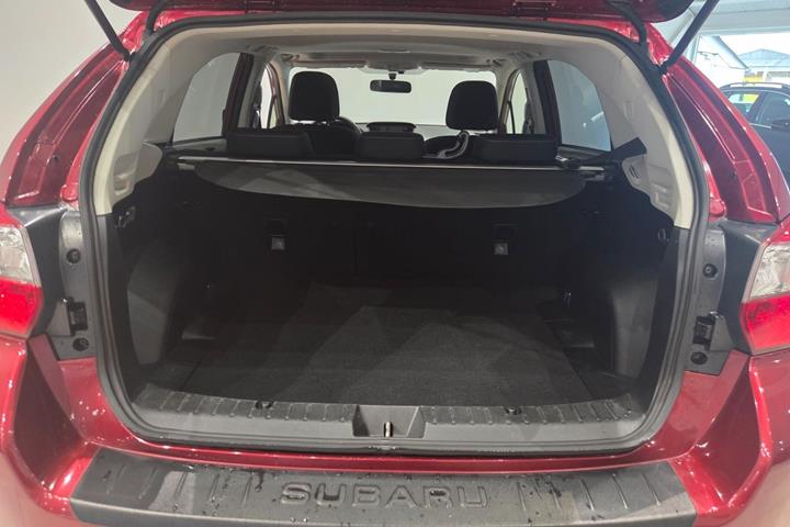 Rød Subaru XV fra 2012