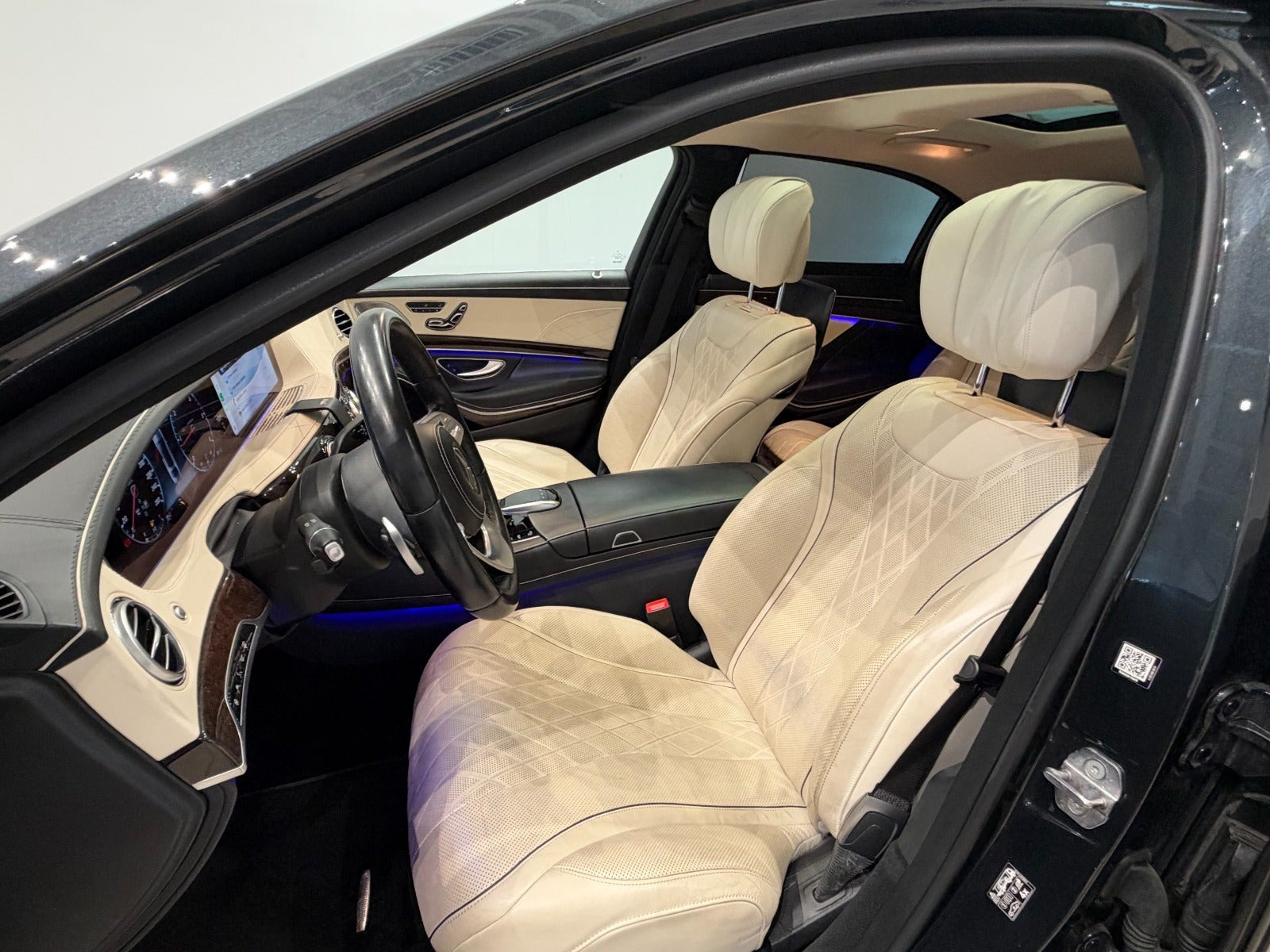 Beige Mercedes S400 d fra 2018