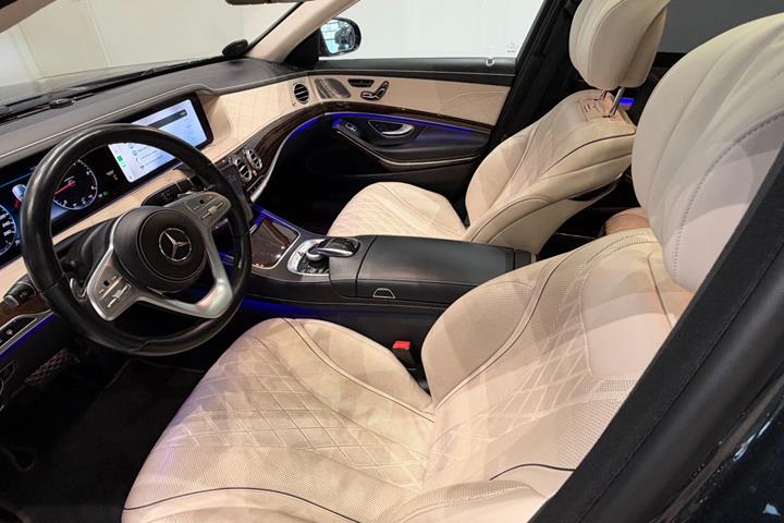 Beige Mercedes S400 d fra 2018