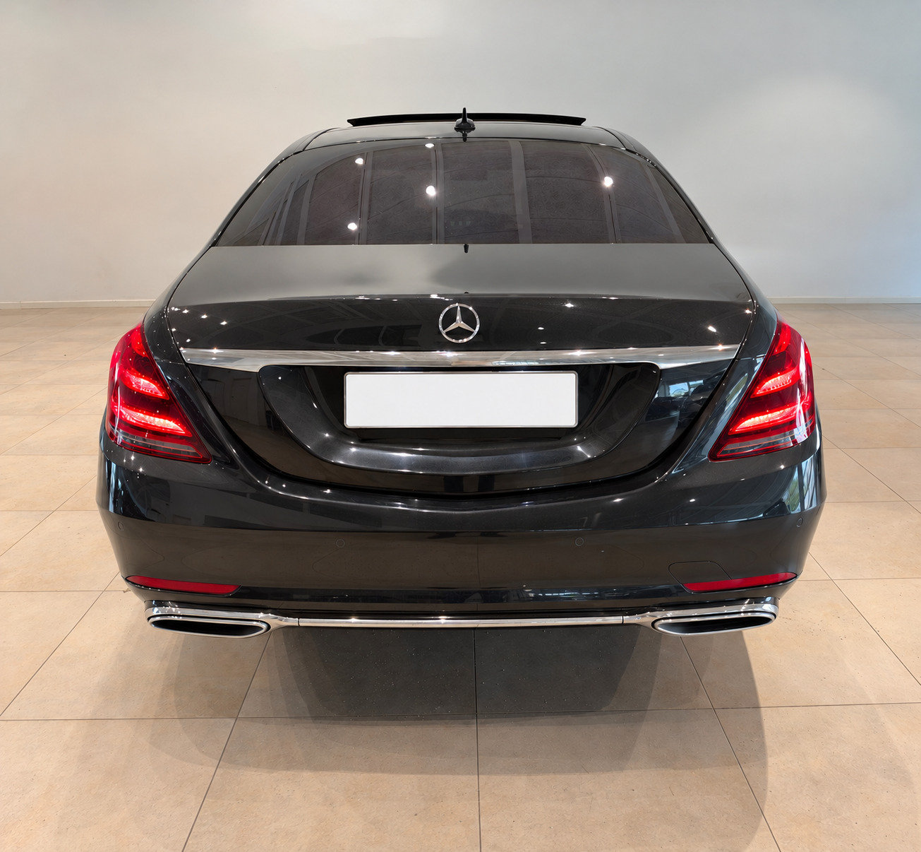 Beige Mercedes S400 d fra 2018