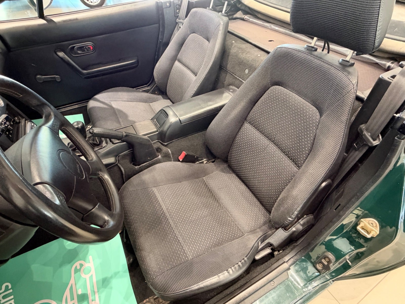 Grøn Mazda MX-5 fra 1997