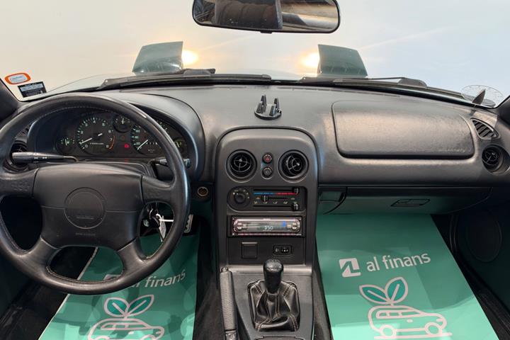 Grøn Mazda MX-5 fra 1997