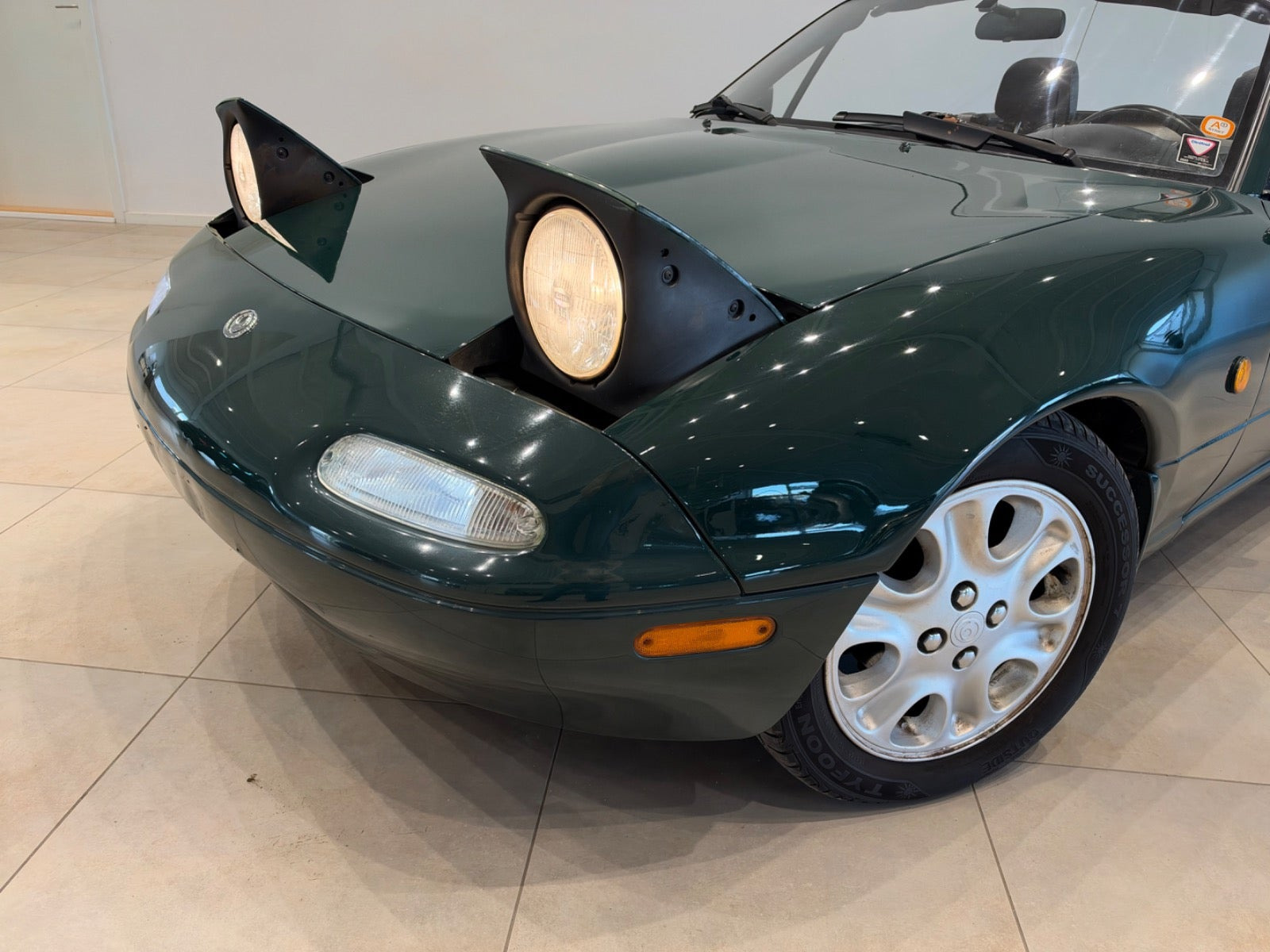 Grøn Mazda MX-5 fra 1997