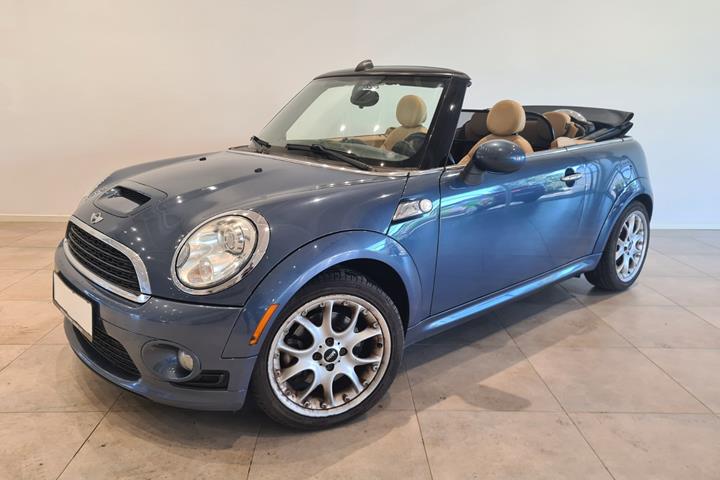 Blå Mini Cooper S fra 2009
