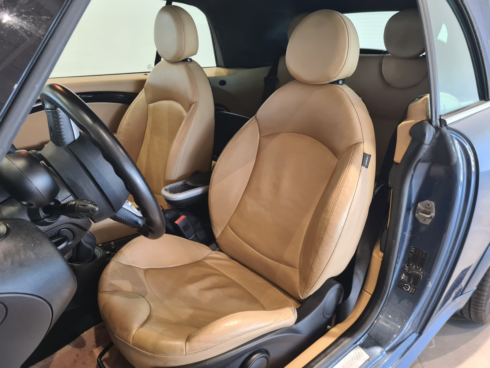 Blå Mini Cooper S fra 2009