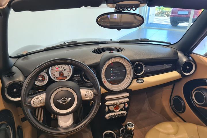 Blå Mini Cooper S fra 2009