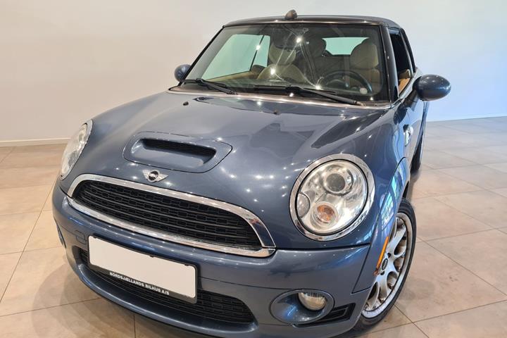 Blå Mini Cooper S fra 2009