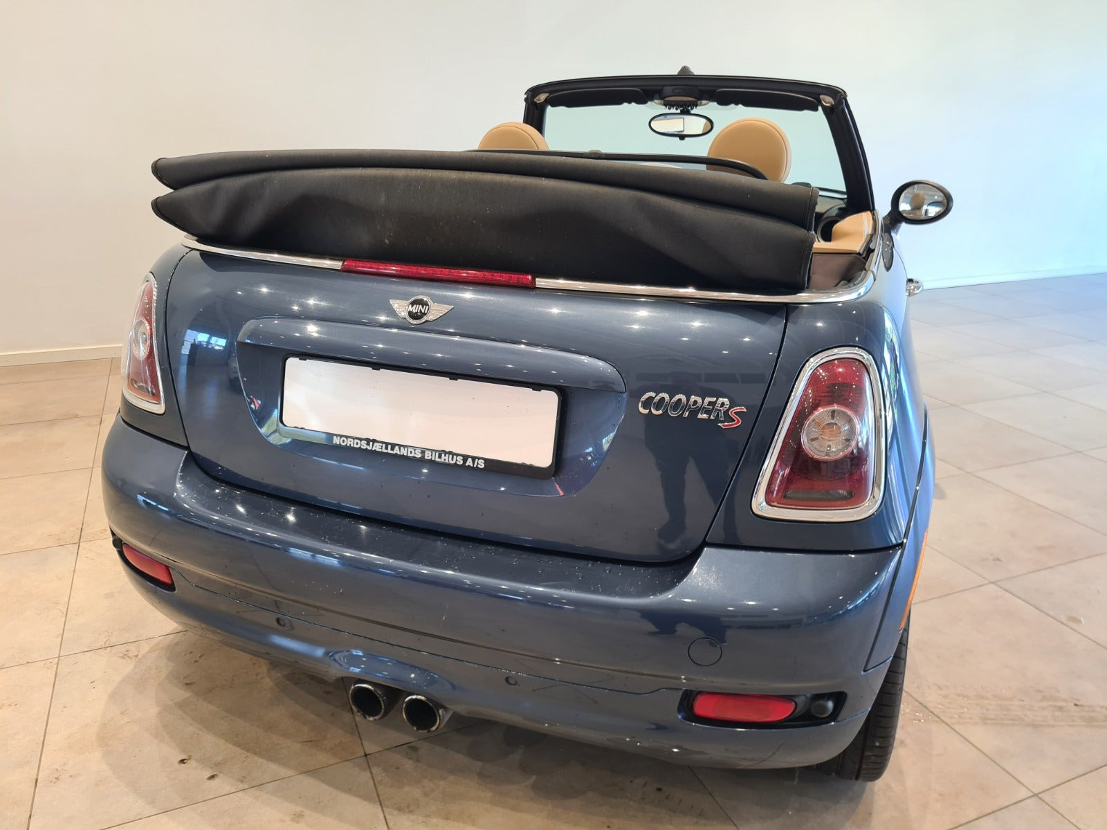 Blå Mini Cooper S fra 2009