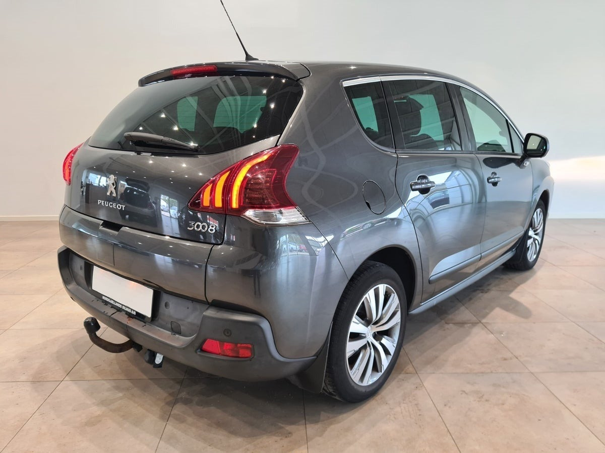 Grå Peugeot 3008 fra 2016