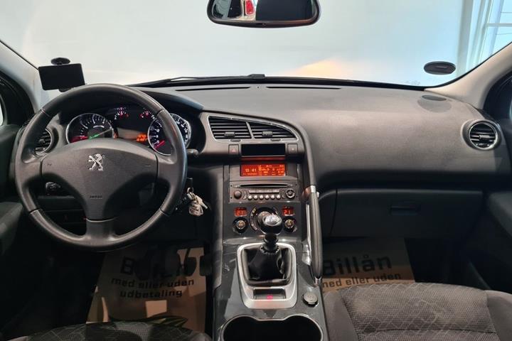Grå Peugeot 3008 fra 2016