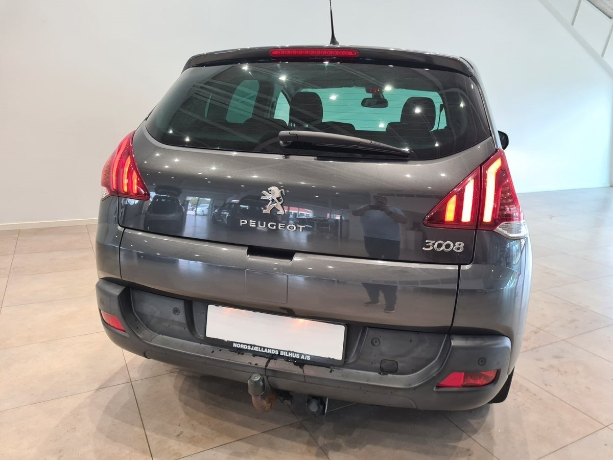 Grå Peugeot 3008 fra 2016
