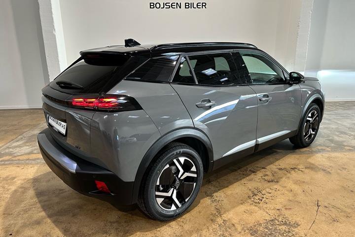Grå Peugeot e-2008 fra 2024