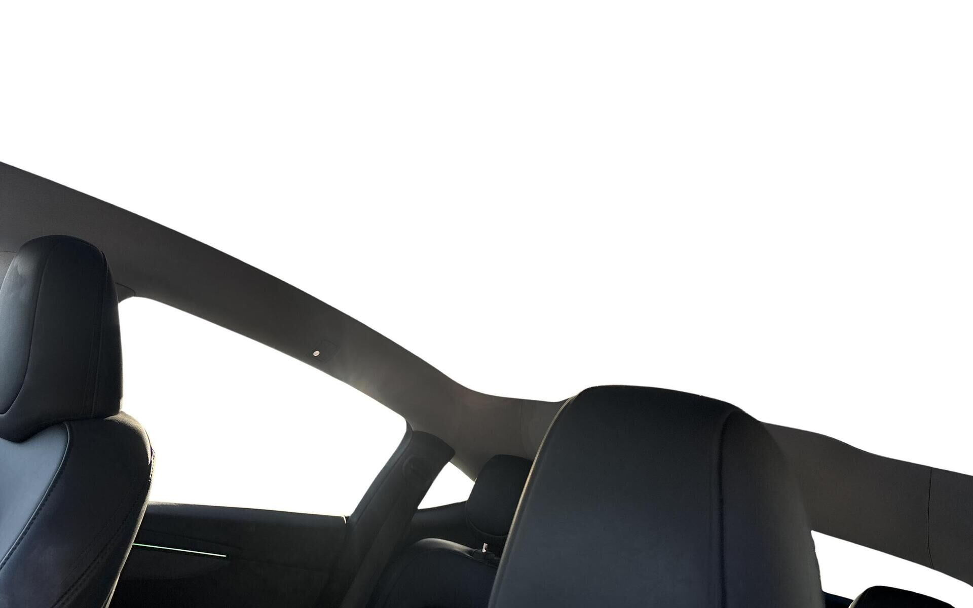 Hvid Tesla Model Y fra 2025
