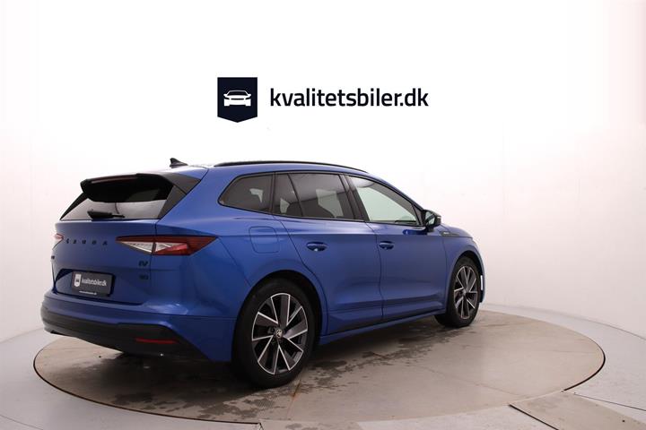 Blå Skoda Enyaq fra 2021