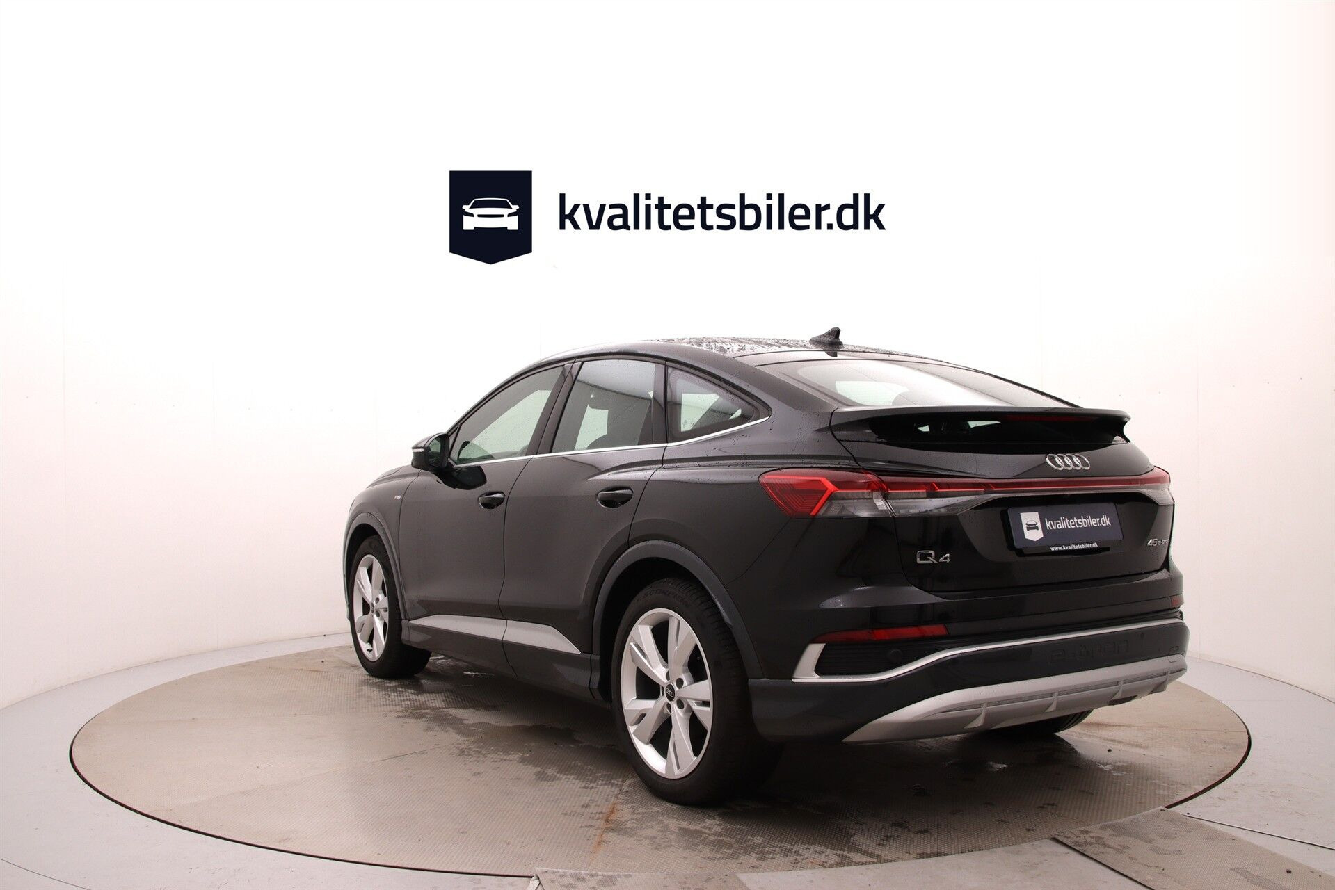 Sort Audi Q4 fra 2024