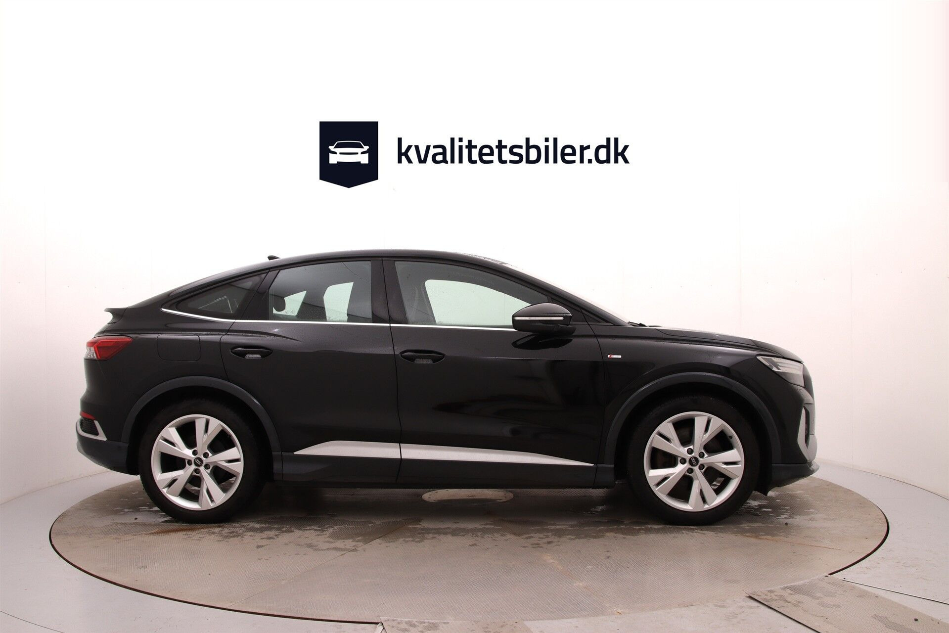 Sort Audi Q4 fra 2024