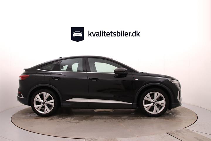 Sort Audi Q4 fra 2024