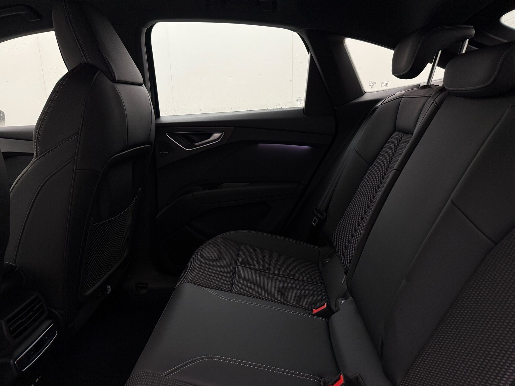 Sort Audi Q4 fra 2024