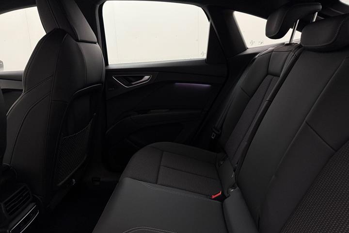 Sort Audi Q4 fra 2024