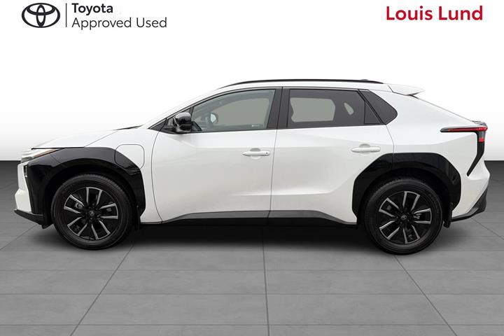 Hvid Toyota BZ4X fra 2026