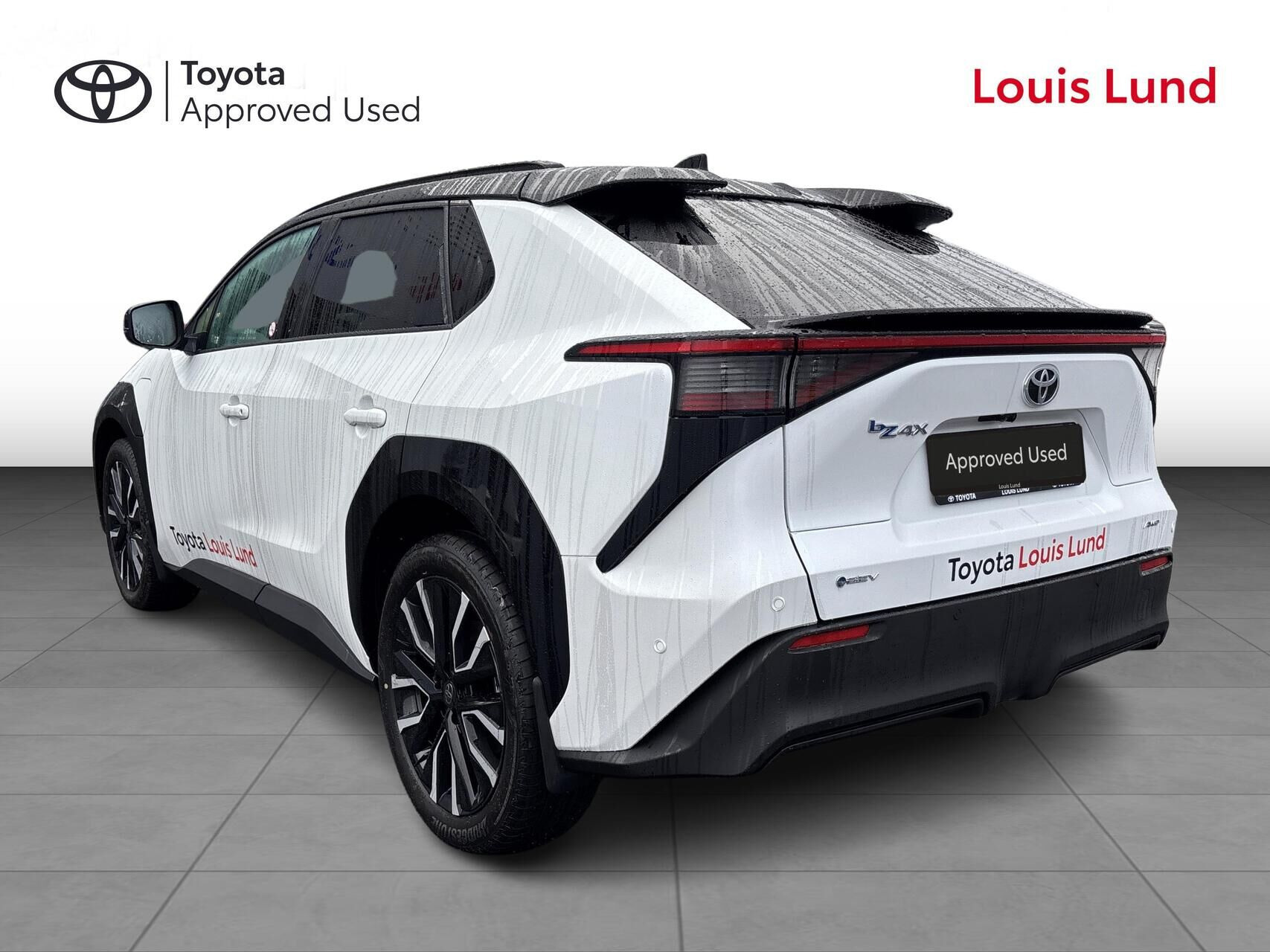 Hvid Toyota BZ4X fra 2026