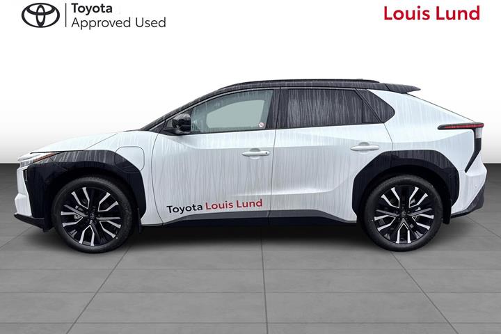 Hvid Toyota BZ4X fra 2026