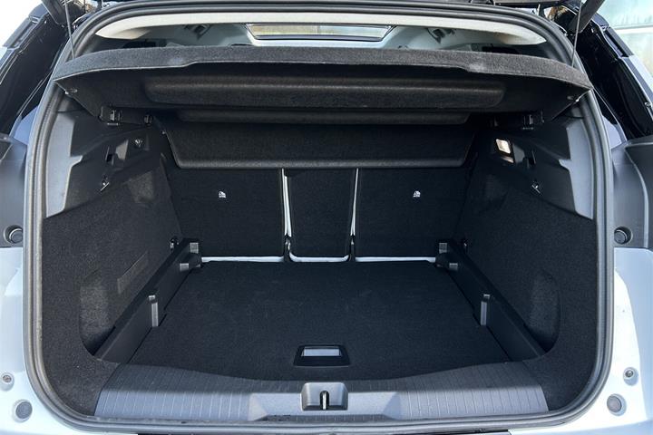 Hvid Citroën ë-C5 Aircross fra 2026
