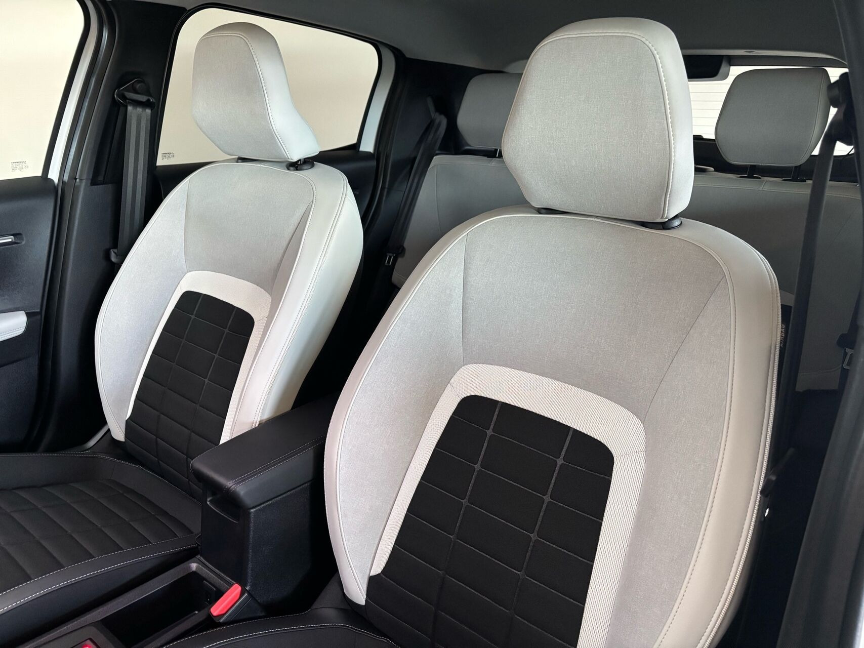 Hvid Citroën ë-C3 fra 2025
