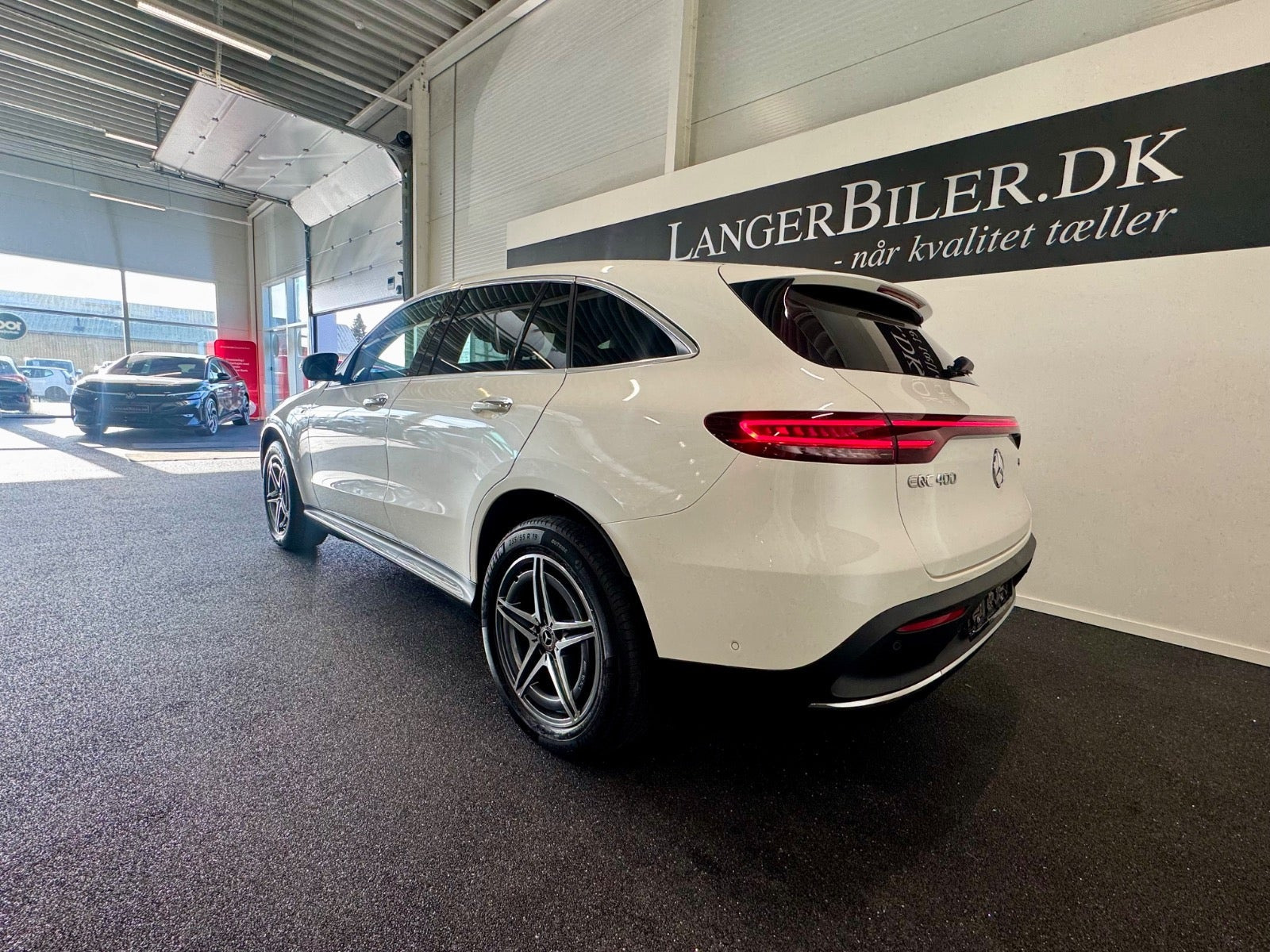 Hvid Mercedes EQC400 fra 2021