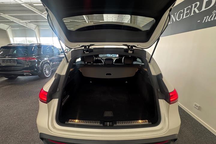 Hvid Mercedes EQC400 fra 2021