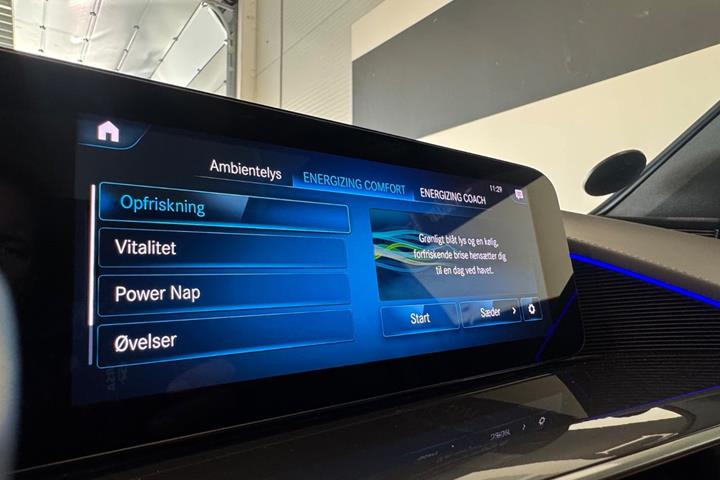 Hvid Mercedes EQC400 fra 2021
