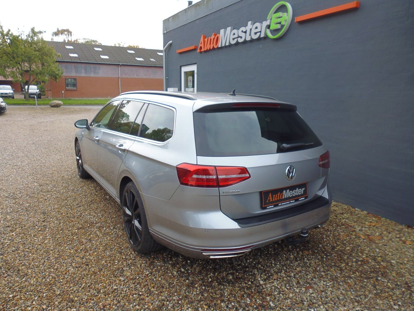 Sølv VW Passat fra 2018