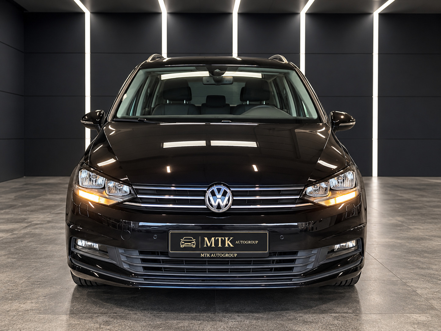 Sort VW Touran fra 2018