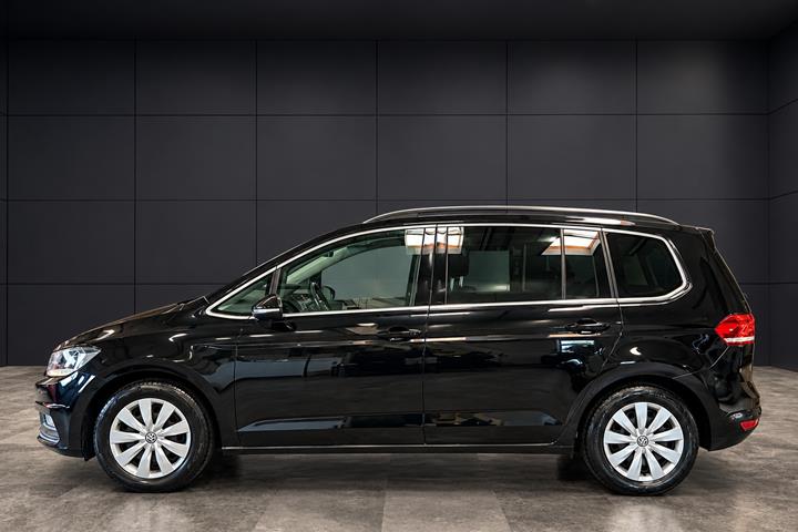 Sort VW Touran fra 2018