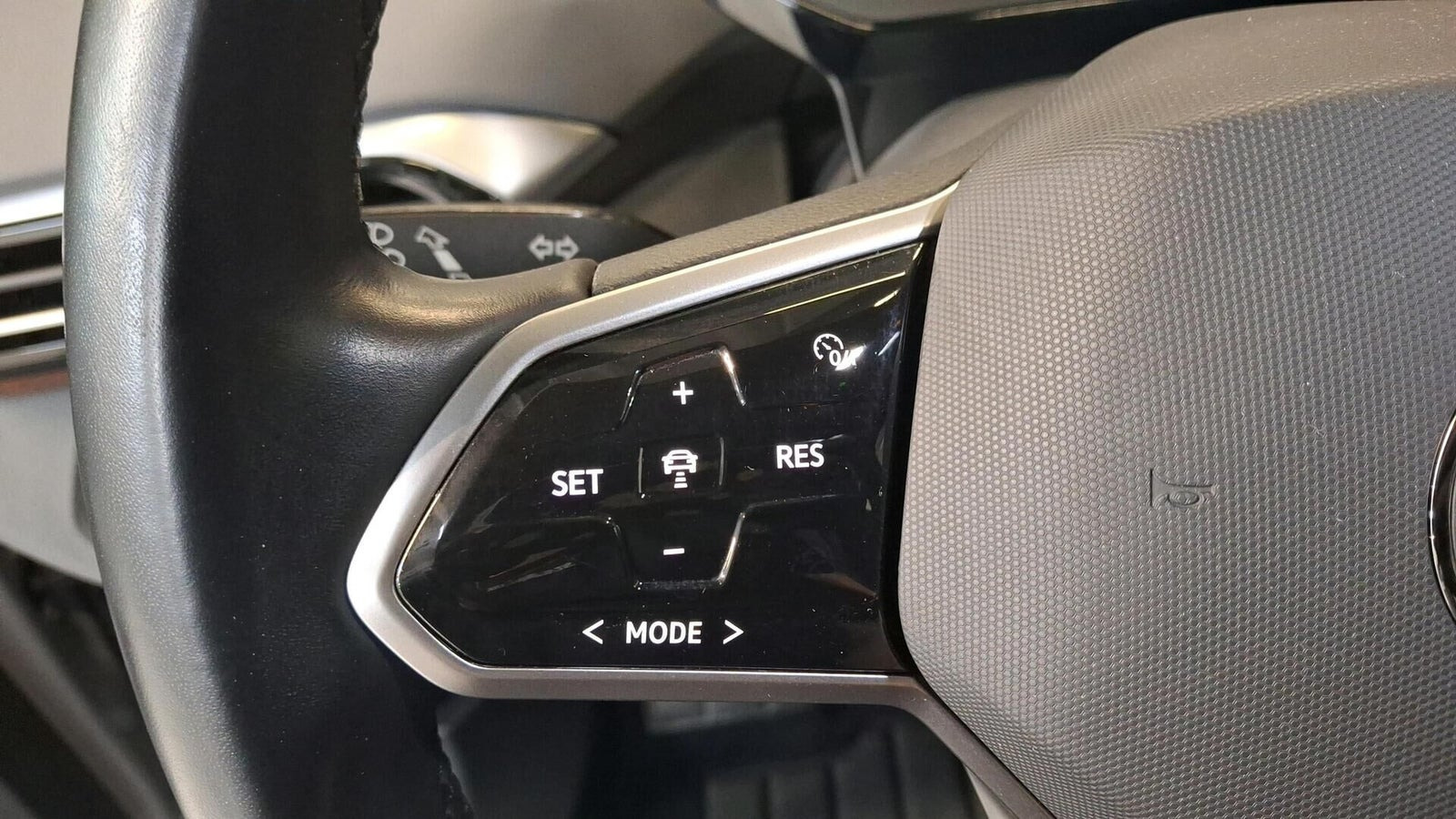 Grå VW ID.4 fra 2023