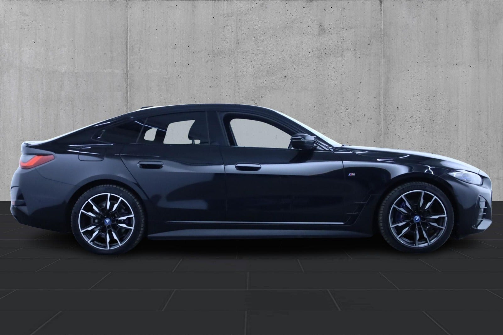 Sort BMW i4 fra 2023