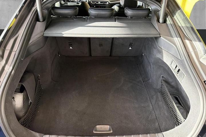 Sort BMW i4 fra 2023