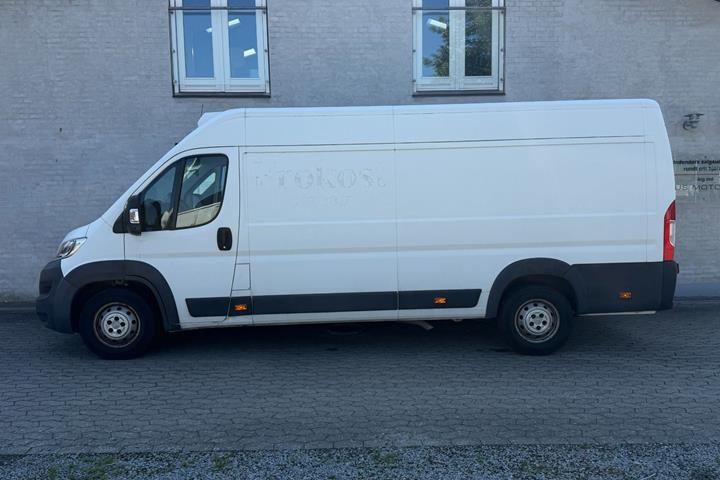 Rød Citroën Jumper 35+ fra 2019