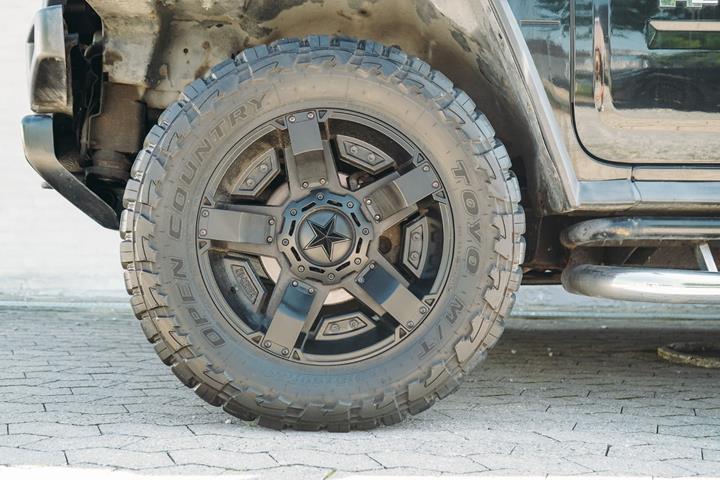 Sort Hummer H2 fra 2007