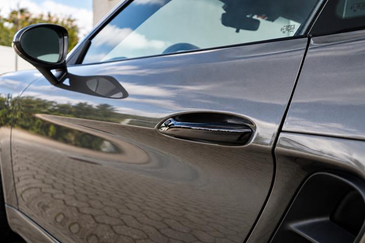 Grå Porsche 718 Cayman S fra 2020
