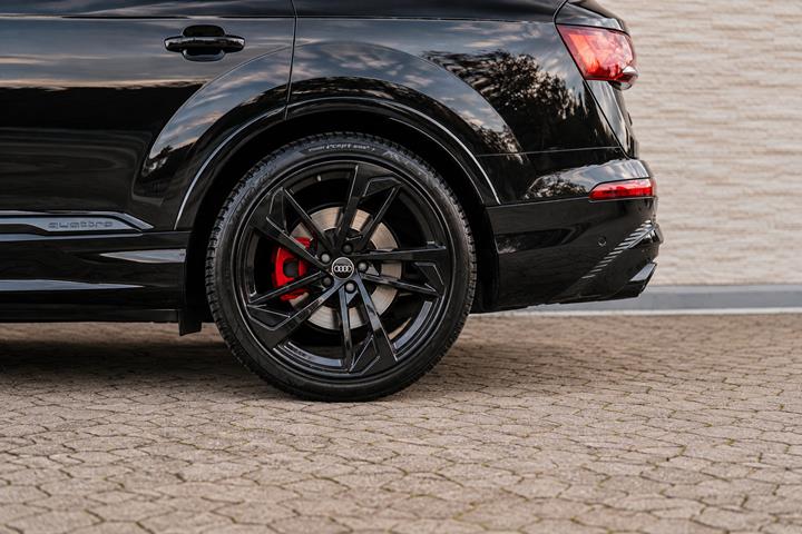 Sort Audi SQ7 fra 2021