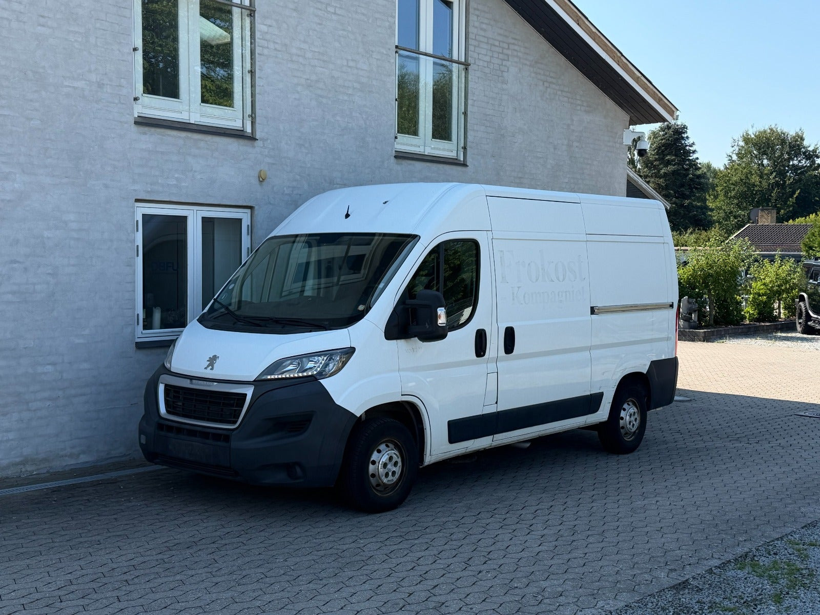 Rød Peugeot Boxer 330 fra 2020