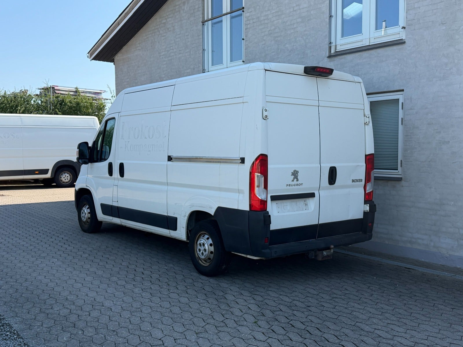 Rød Peugeot Boxer 330 fra 2020