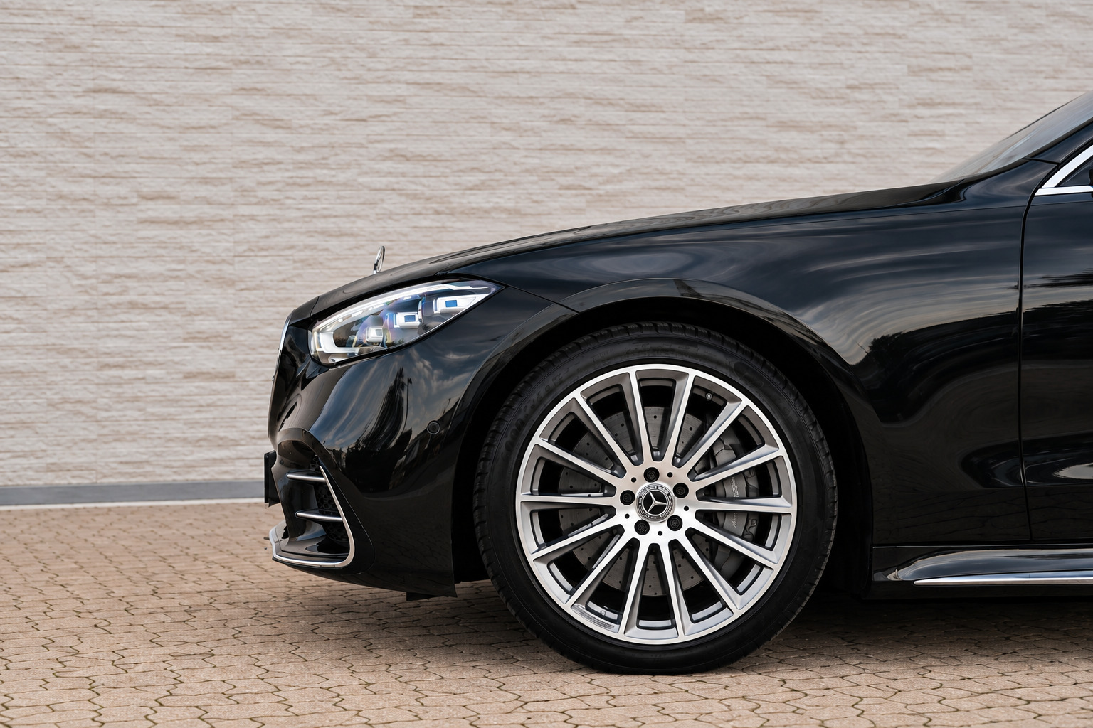 Sort Mercedes S580 e fra 2021